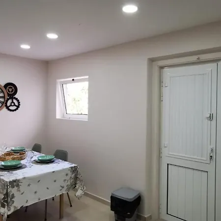 Διαμέρισμα Huge Terrace And 2 Balconies Center